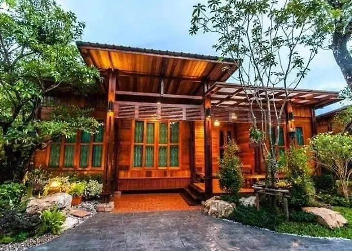 Areeya Phubeach Resort Wooden House