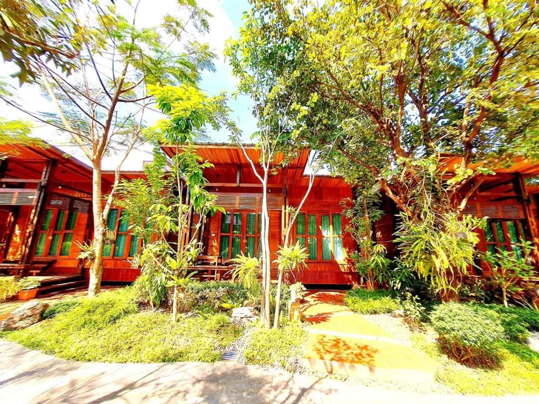 Areeya Phubeach Wooden House Chalet Ban Chong Phli