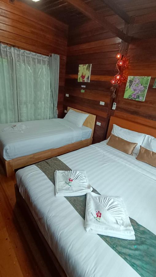 Chalet Areeya Phubeach Wooden House