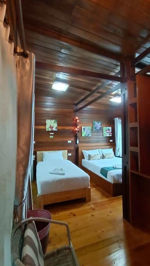 Areeya Phubeach Wooden House Chalet *