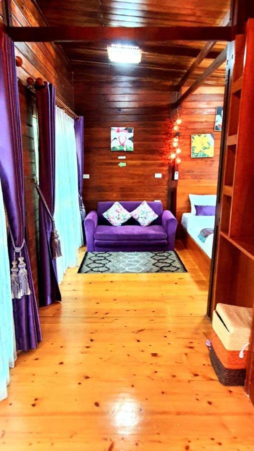Chalet Areeya Phubeach Wooden House Ban Chong Phli