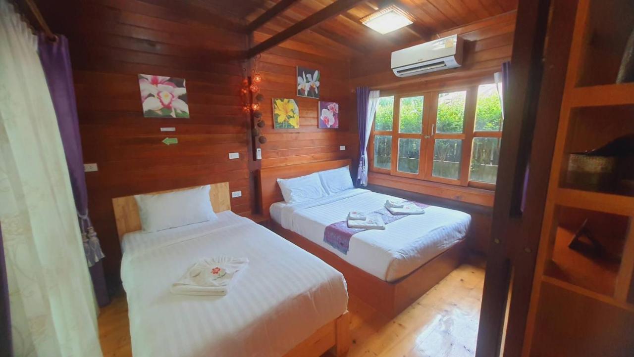 Chalet Areeya Phubeach Wooden House Ban Chong Phli