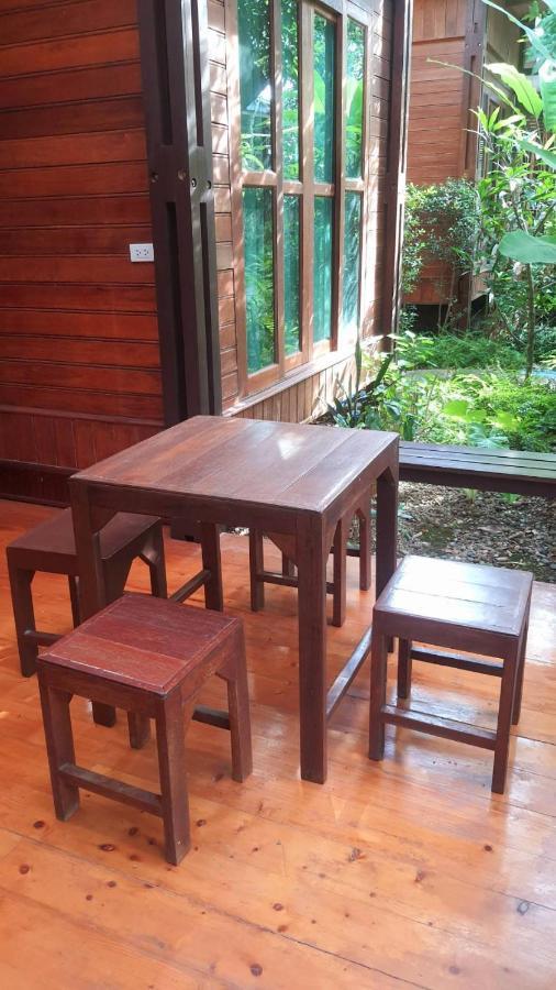 Areeya Phubeach Wooden House *