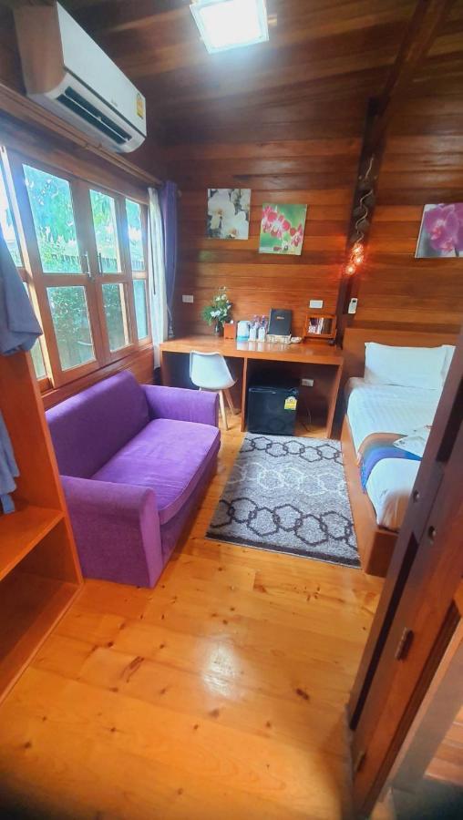 Chalet Areeya Phubeach Wooden House