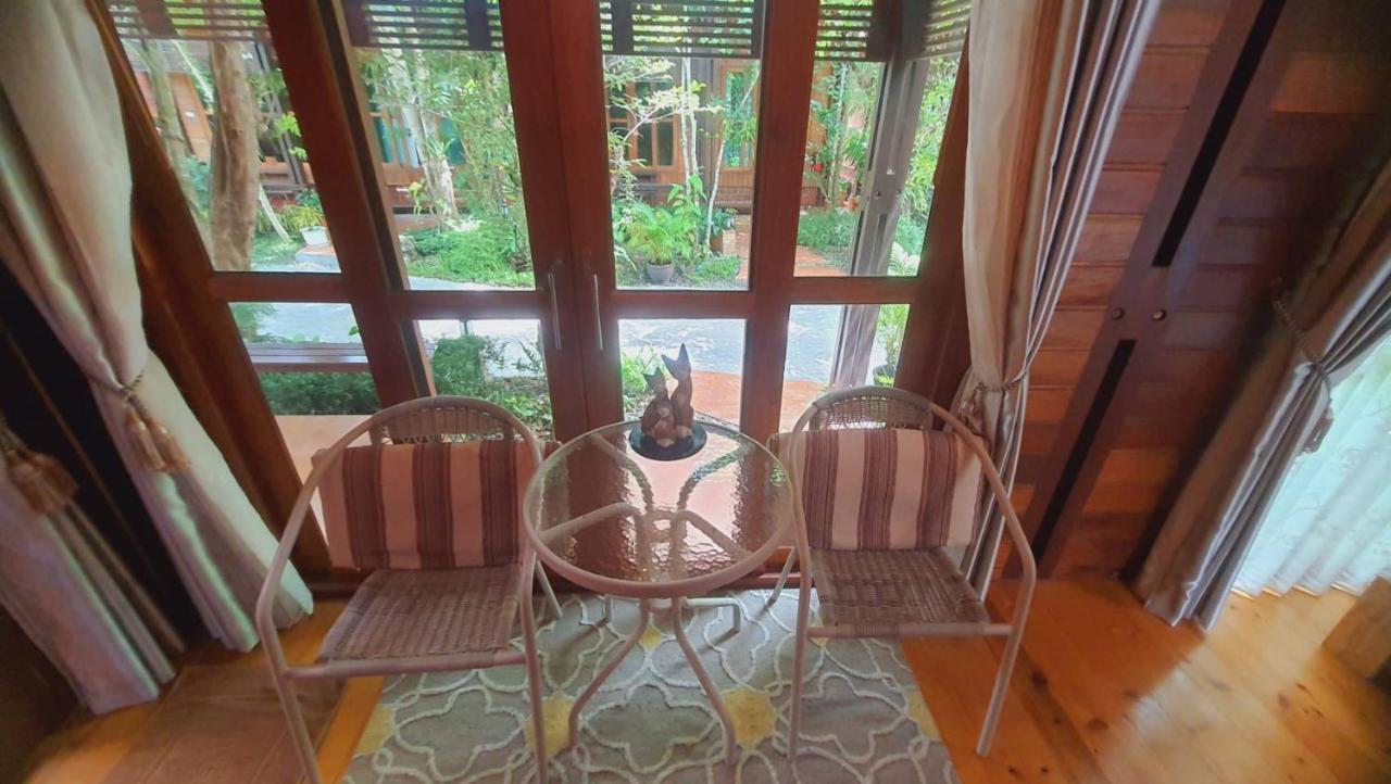 Areeya Phubeach Wooden House Chalet