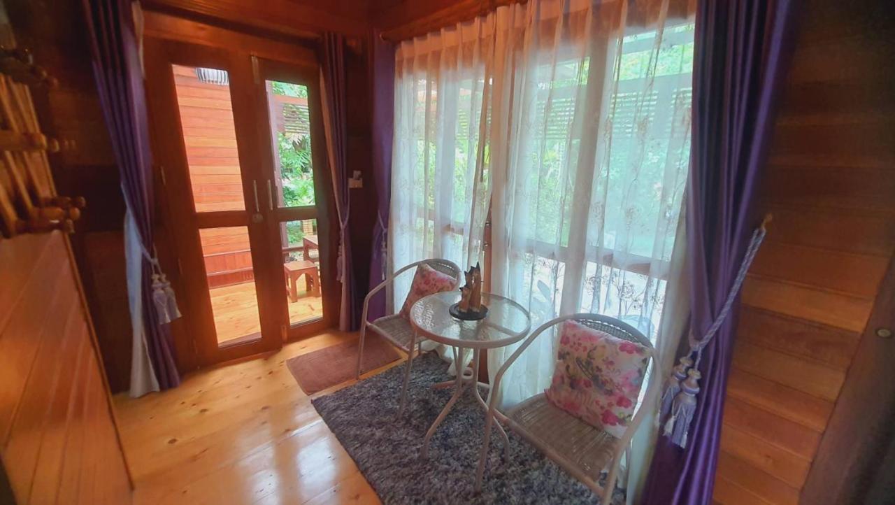 Areeya Phubeach Wooden House