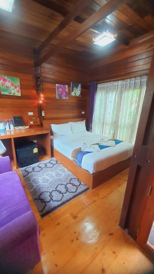 Areeya Phubeach Wooden House Chalet *