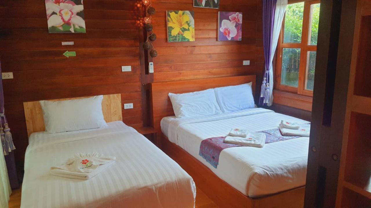 Chalet Areeya Phubeach Wooden House *