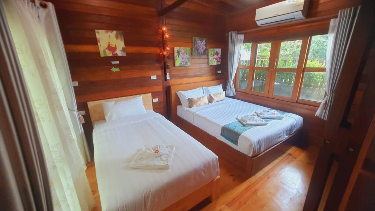 Areeya Phubeach Wooden House Chalet Ban Chong Phli